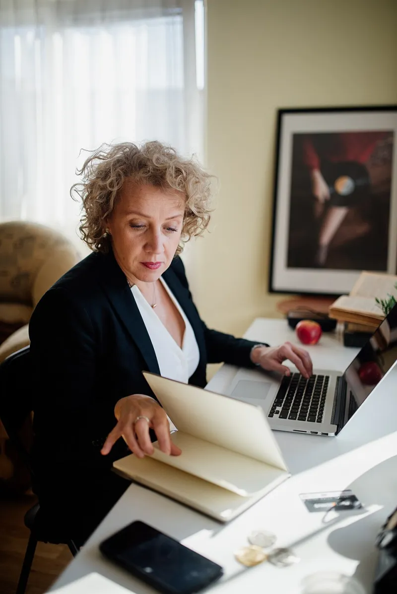 The Best of Both Worlds: How Hybrid Learning Programs in Istanbul Are Letting American Professionals Grow Without Stepping Away